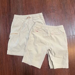 2 pairs of Boy’s Eddie Bauer khaki shorts 🩳 size 14